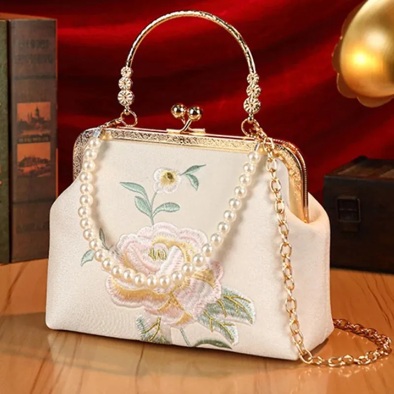 New Evening Bag Fashion Flower Embroidery Women's Bag Beaded Chain Shoulder Bag